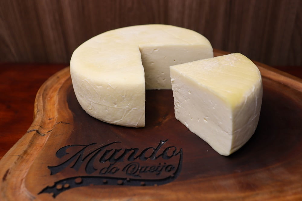 QUEIJO CANASTRA MEIA CURA MÉDIA 700G 1