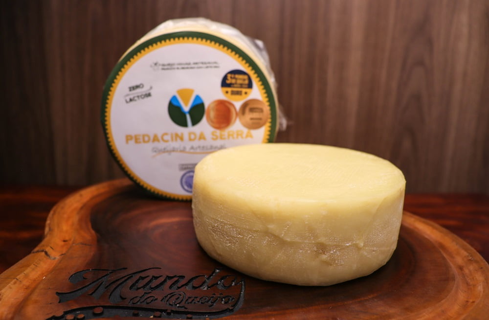 QUEIJO CANASTRA PEDACIN DA SERRA PREMIADO OURO 700G 6