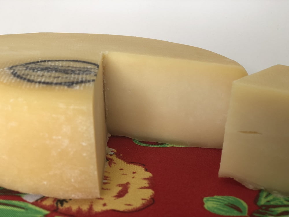 QUEIJO DO REINALDO PREMIADO OURO - QUEIJO CANASTRA TRADICIONAL - 1 KG 2