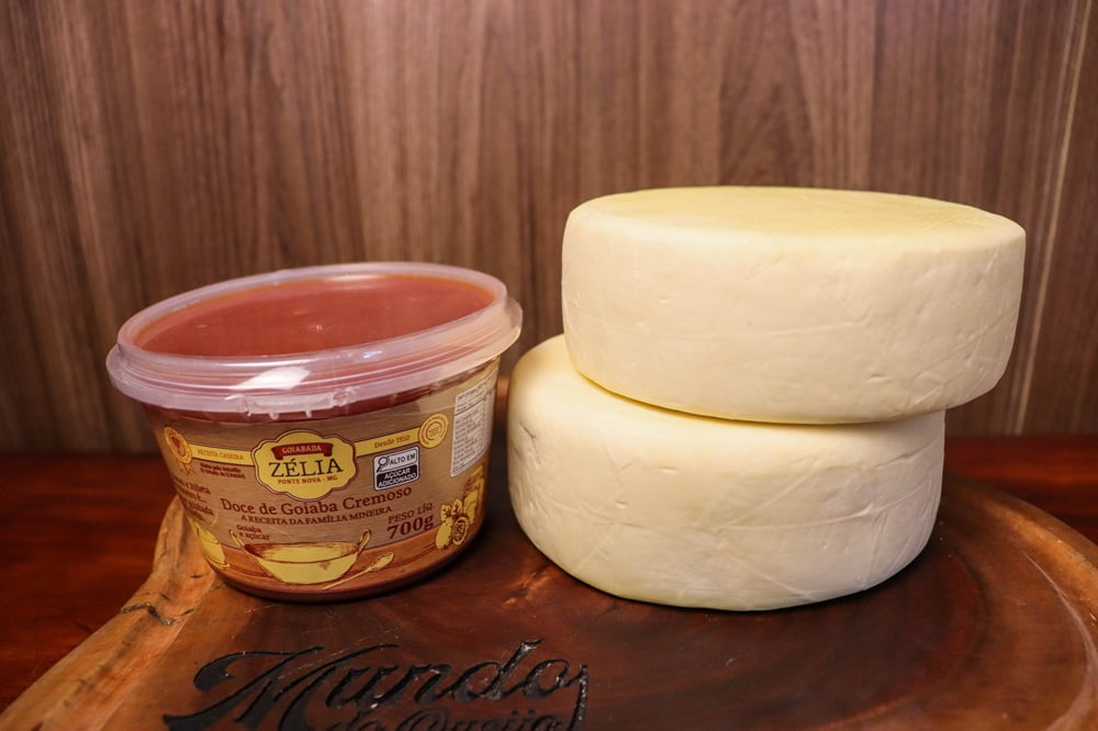 KIT ROMEU E JULIETA - 2 QUEIJO CANASTRA 700G CADA E 1 GOIABADA CASCÃO ZÉLIA (700G) 5