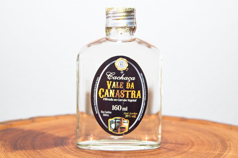 KIT 1 CACHAÇA ARTESANAL OURO 160 ML + 1 CACHAÇA PRATA 160 ML COM CAPA DE COURO 9
