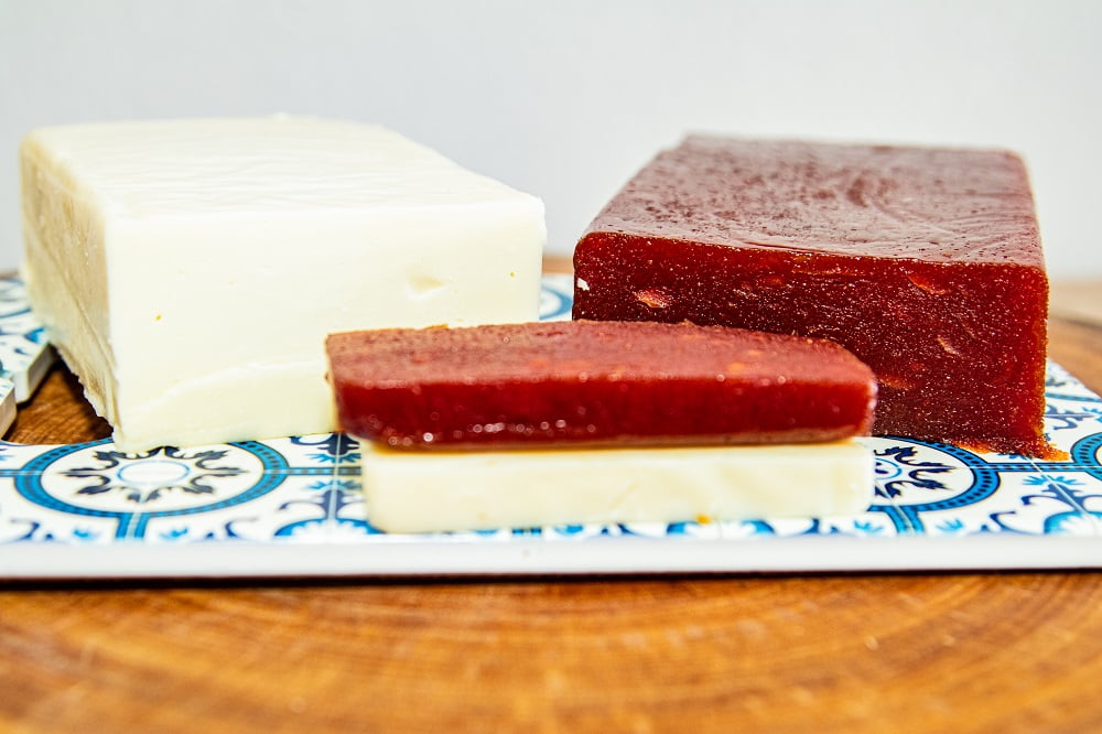 KIT DELICIAS DE MINAS - 1 REQUEIJÃO EM BARRA + 1 GOIABADA ZÉLIA EM BARRA +1 DOCE DE LEITE VIÇOSA CREMOSO 7