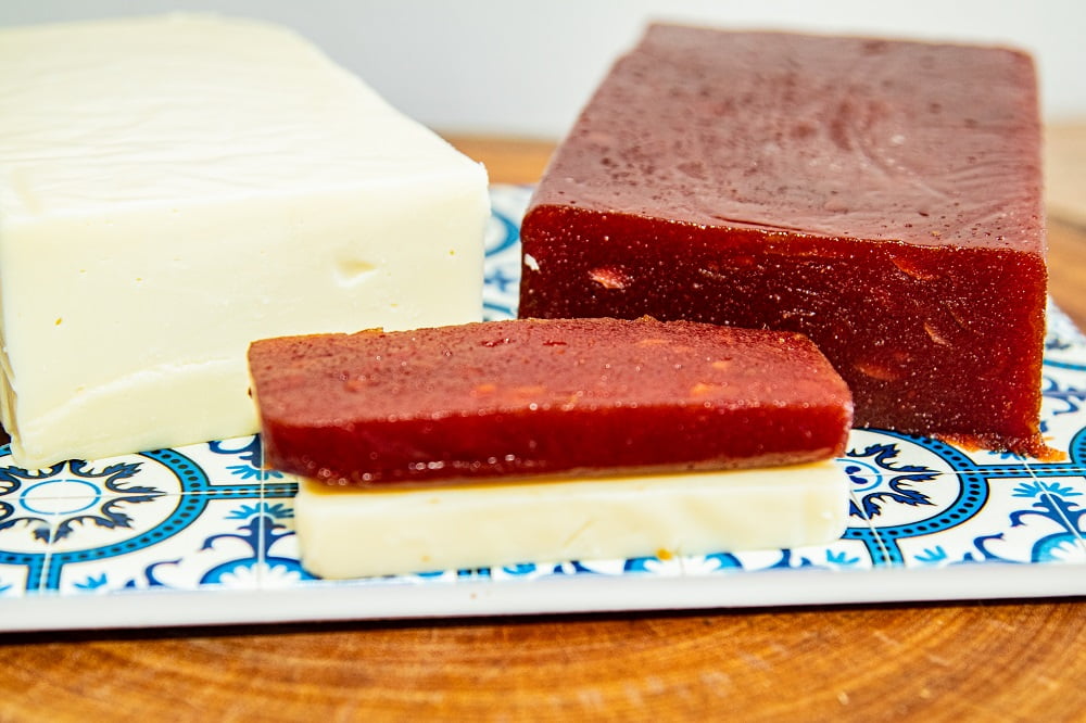 KIT DELICIAS DE MINAS - 1 REQUEIJÃO EM BARRA + 1 GOIABADA ZÉLIA EM BARRA +1 DOCE DE LEITE VIÇOSA CREMOSO 2