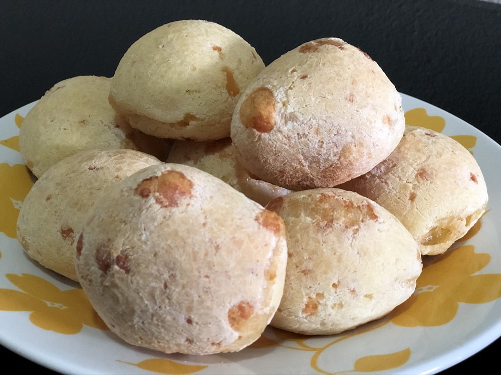 KIT PARA PÃO DE QUEIJO - 1 QUEIJO CANASTRA CURADO 600G + 1 KG POLVILHO + 1 CAFÉ GOURMET 500G 5