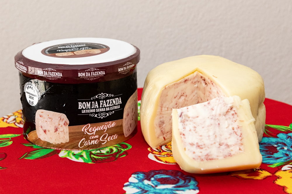 QUEIJO TRUFADO REQUEIJÃO COM CARNE SECA BOM DA FAZENDA 600G 2