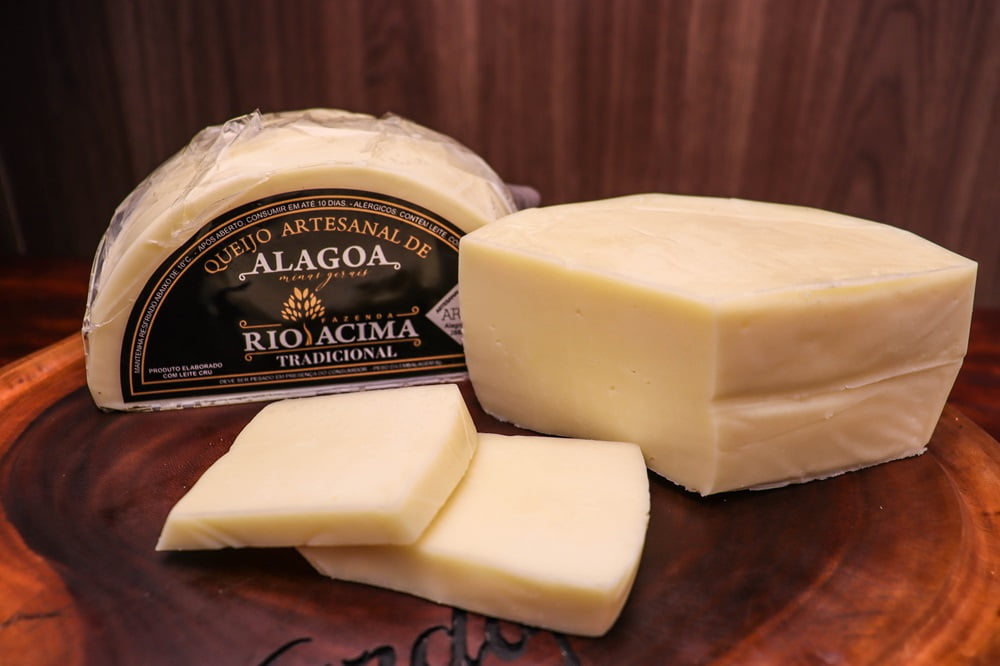 QUEIJO PARMESÃO ALAGOA TRADICIONAL PREMIADO OURO - MEIA PEÇA 500G 1