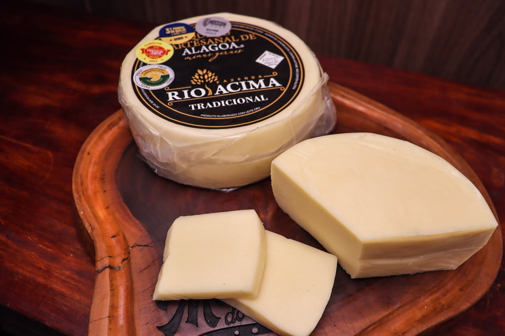 QUEIJO PARMESÃO ALAGOA TRADICIONAL MEIA CURA PREMIADO OURO 1KG 4