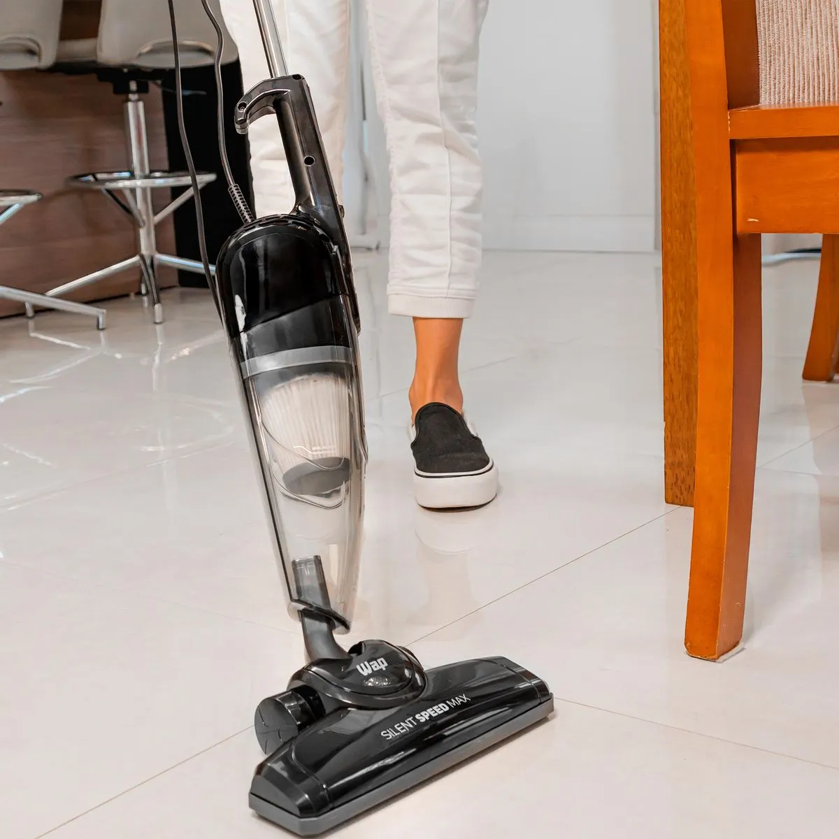 Aspirador de Pó Vertical 3 em 1 1350W WAP Silent Speed Max  3