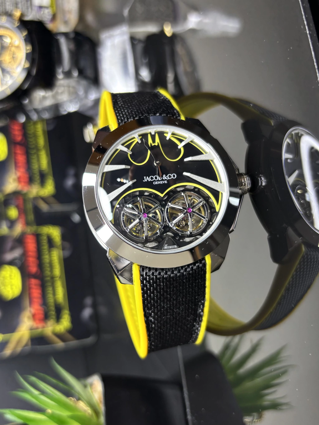 JACOB e COMPANY BATMAN AMARELO 45MM - A PROVA DÁGUA 100ATM 5
