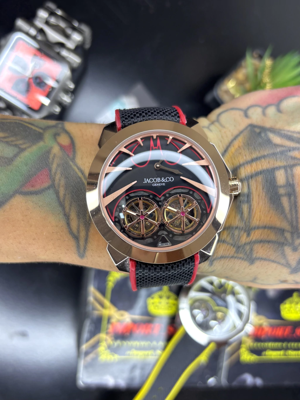 JACOB e COMPANY BATMAN VERMELHO ROSE 18K 45MM - A PROVA DÁGUA 100ATM 2