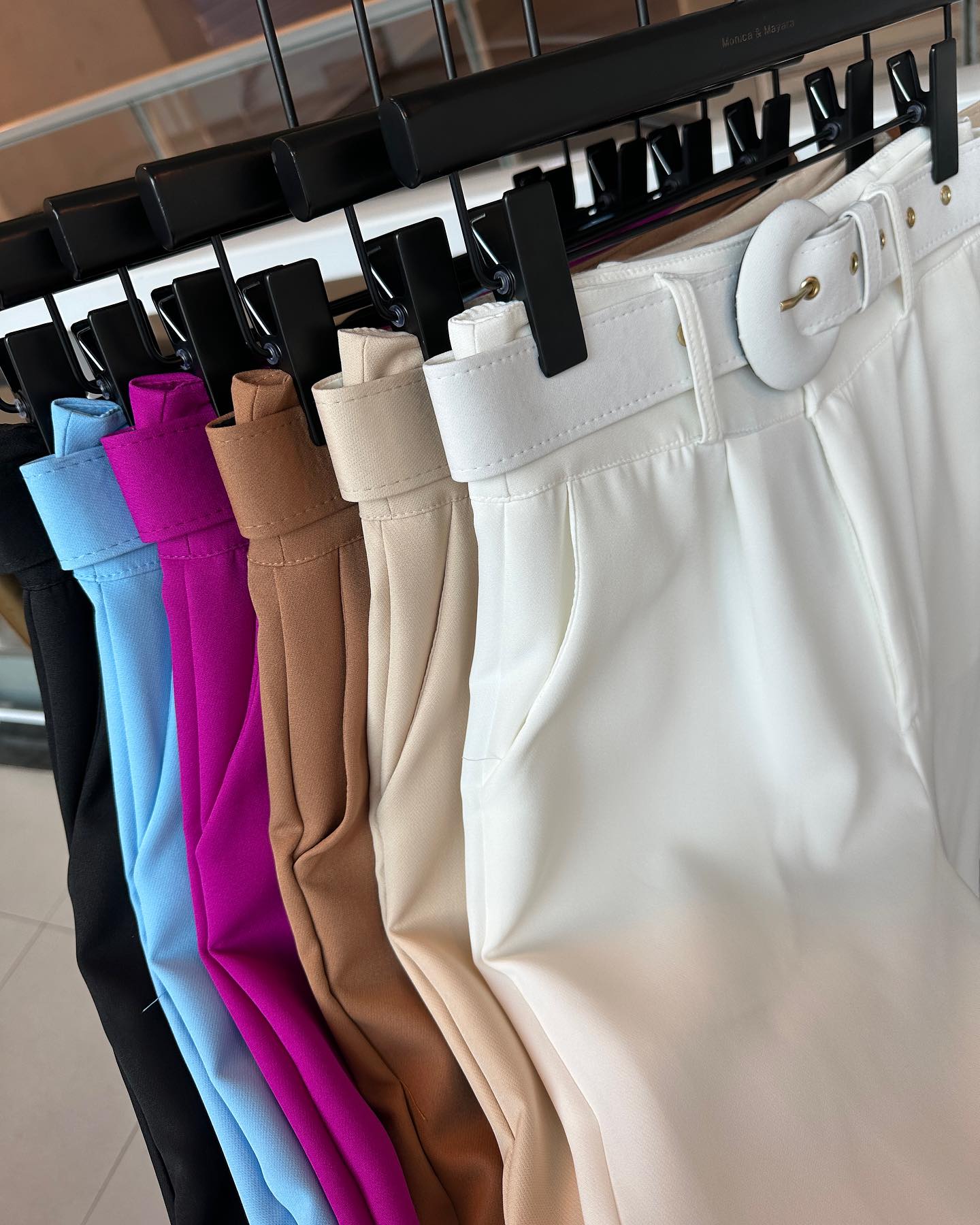 CALÇA CLOCHARD COM CINTO 2