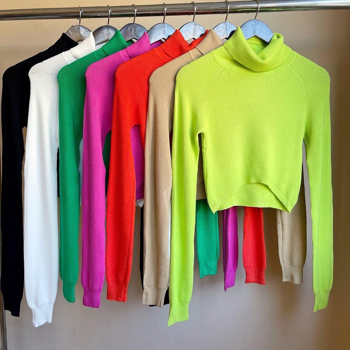BLUSA GOLA ALTA TRICÔ SLIM  1