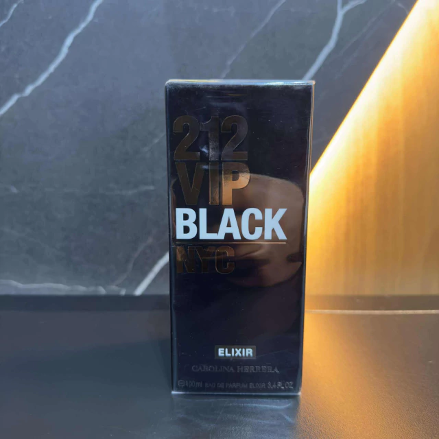 Perfume Carolina Herrera- 212 Vip Black- Elixir | Eau de Parfum 100ml 1