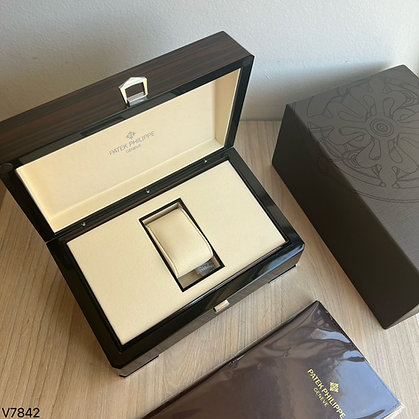 PATEK PHILIPPE NAUTILUS PRATA CINZA COURO 40MM 3