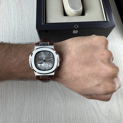 PATEK PHILIPPE NAUTILUS PRATA CINZA COURO 40MM 2