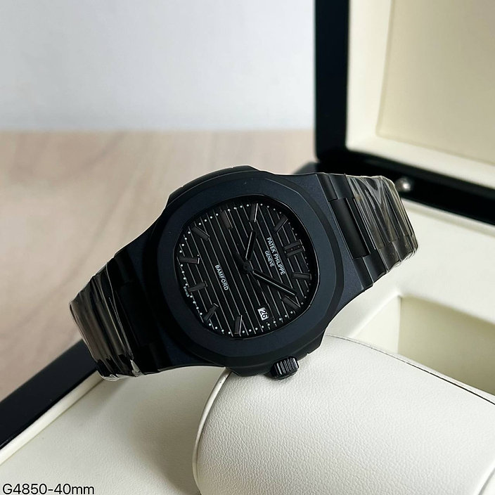 PATEK PHILIPPE NAUTILUS PRETO 40MM 1