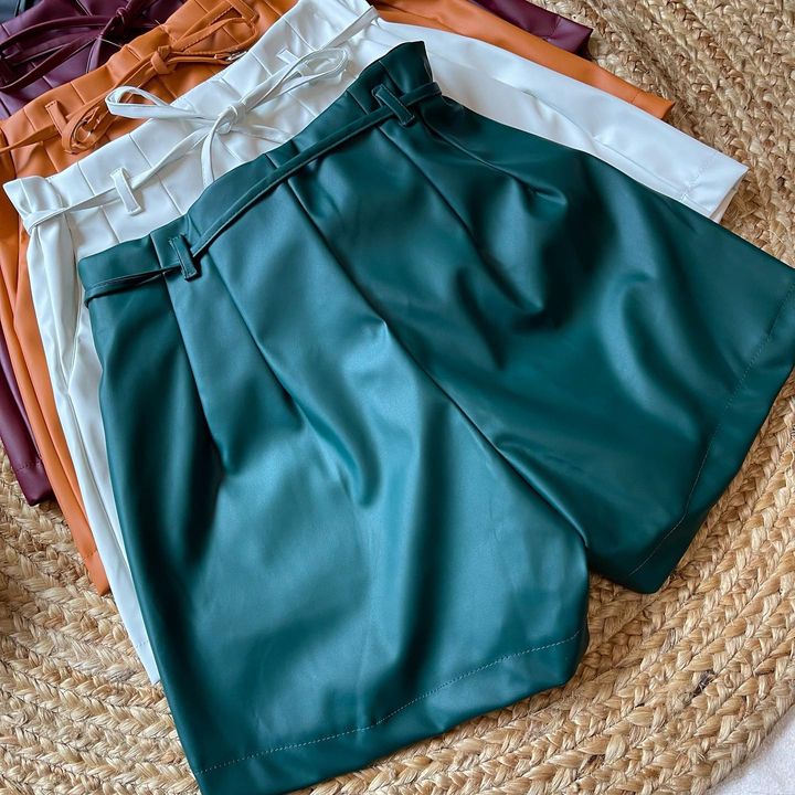 SHORT CLOCHARD 3