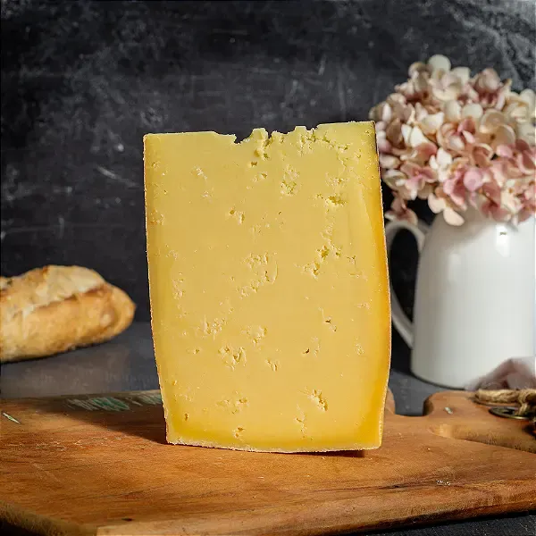 Lá de Madre - 9 meses de maturação - Queijo Artesanal de Leite Crú - fração 250g 1
