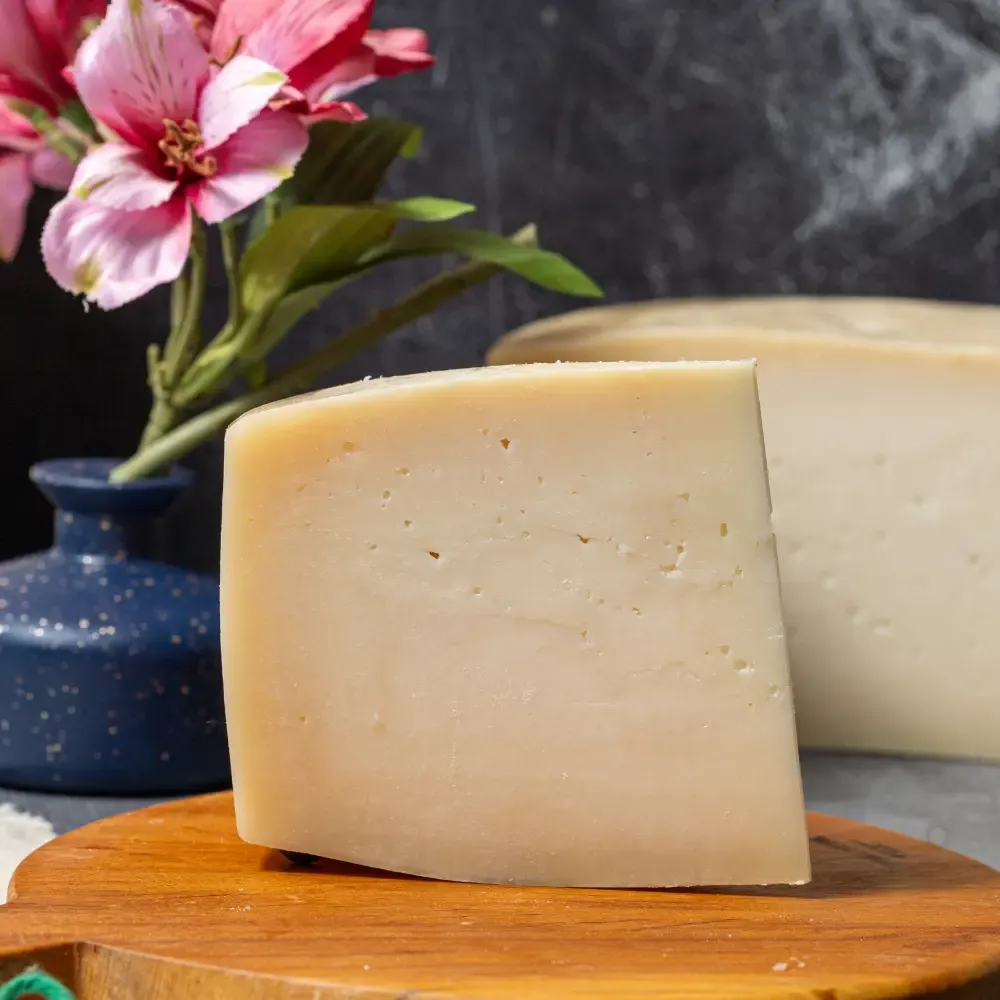Caprino Romano - Queijo Artesanal de Cabra de Longa Maturação 150g 1