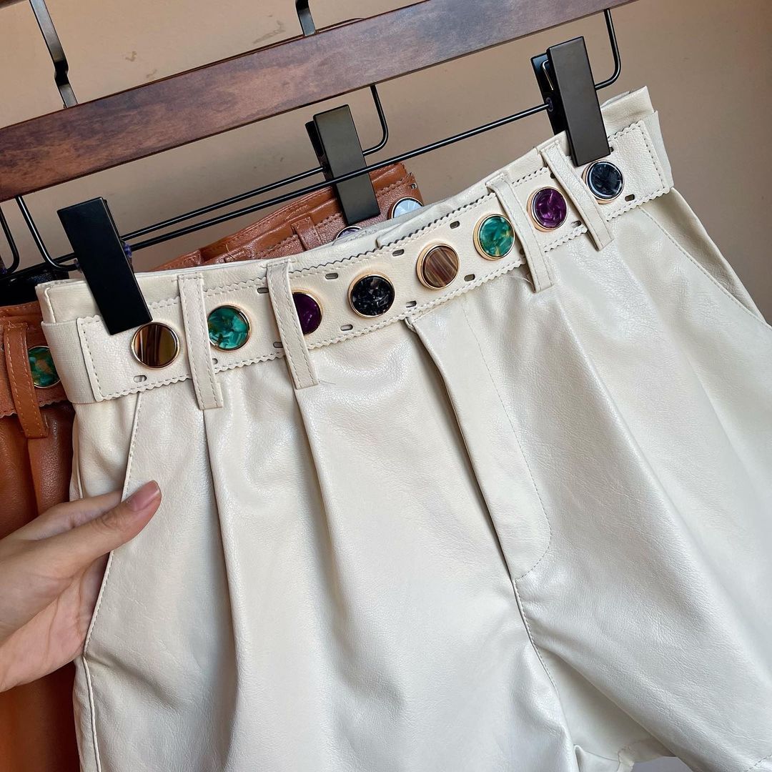 SHORT PEDRARIA GLAM 3