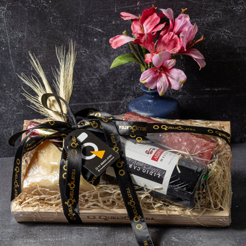 CESTA DE PRESENTE QUEIJO + VINHO + CHARCUTARIA 1