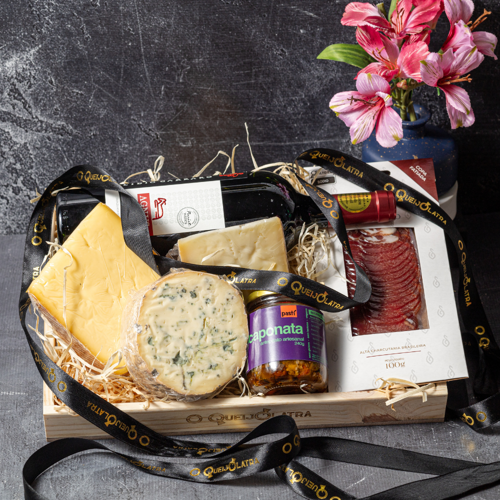 Cesta De Presente 3 Queijos + Vinho Merlot + Copa+ Antepasto 1
