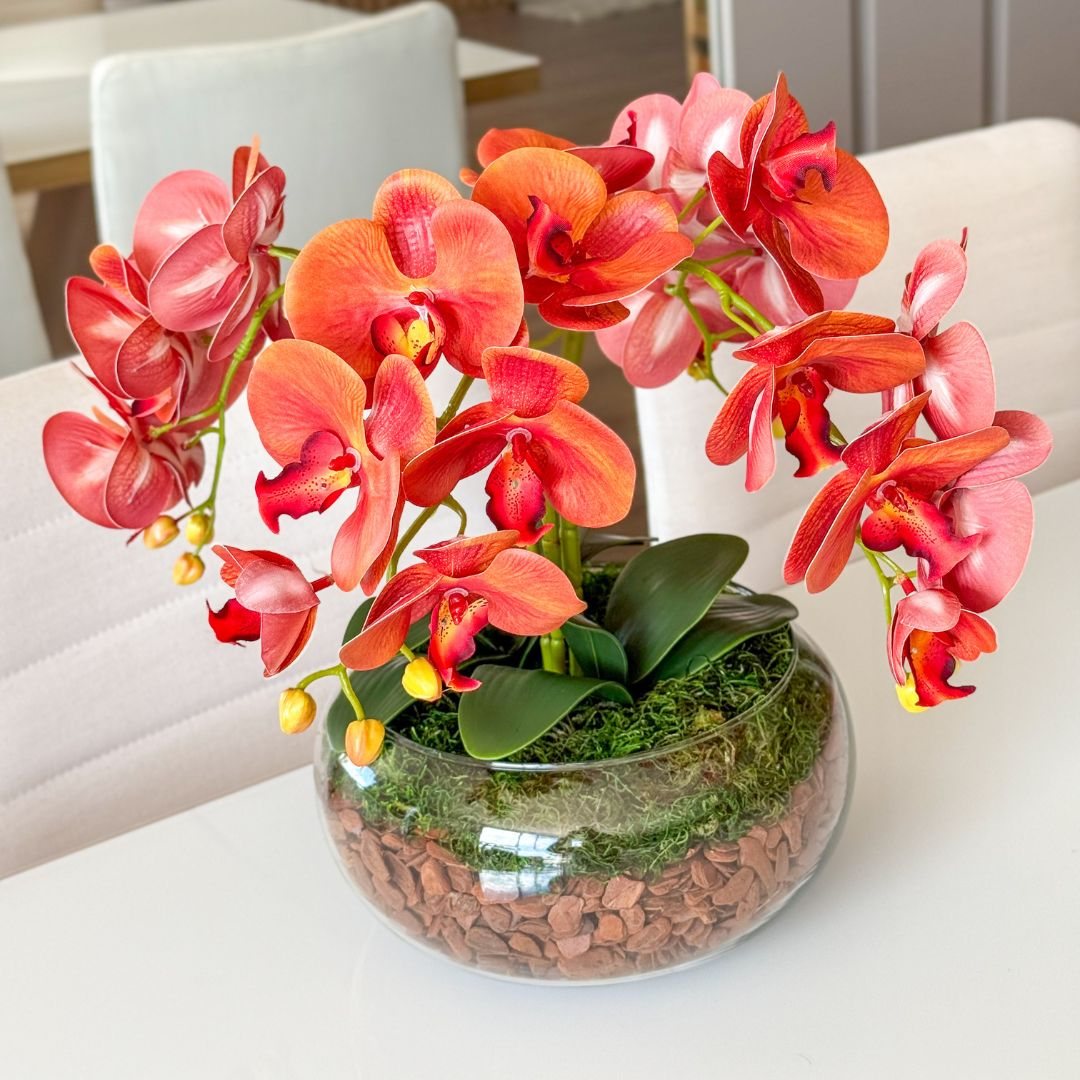 ARRANJO DE ORQUÍDEA LARANJA VASO DE VIDRO TRANSPARENTE FERNANDA 2