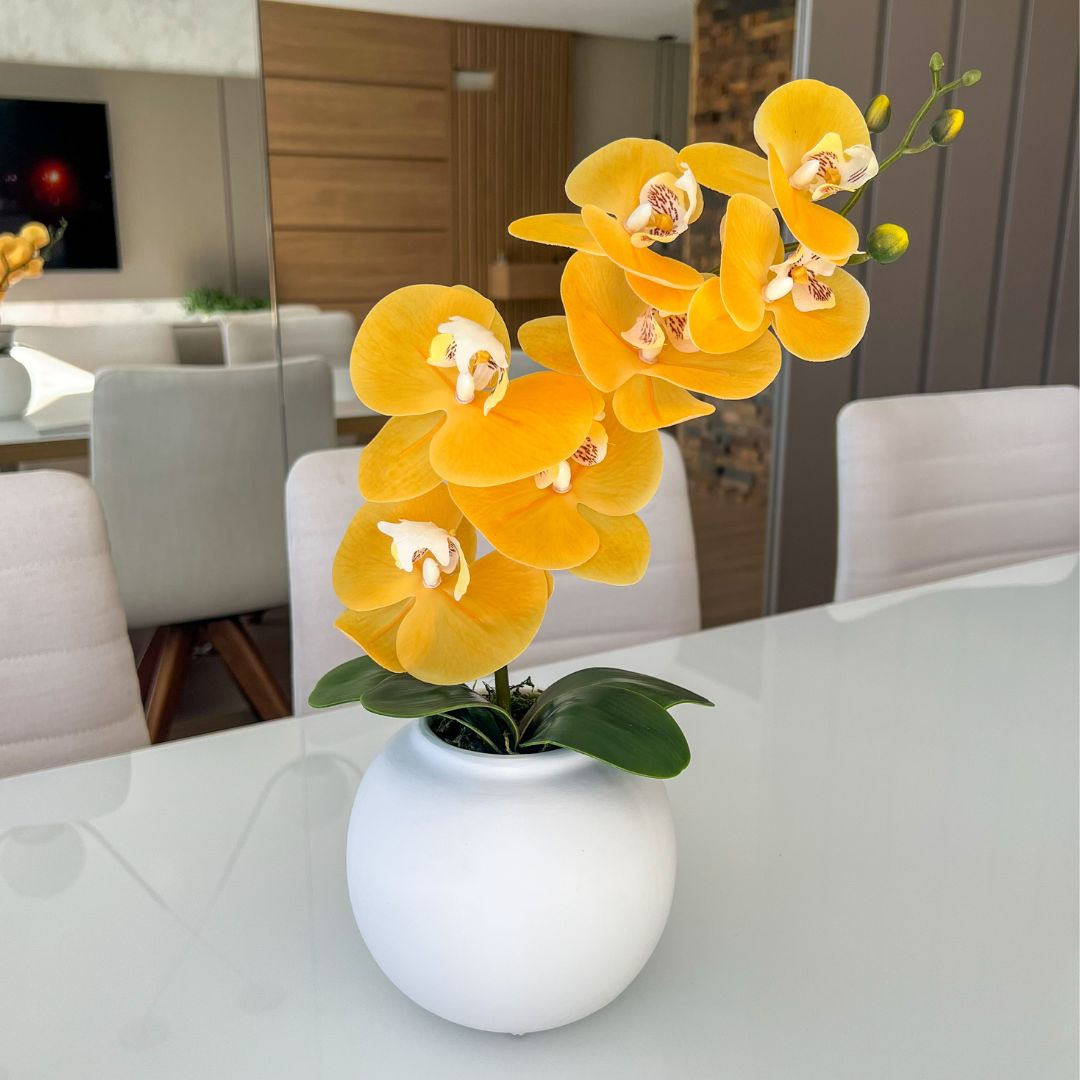 ARRANJO DE ORQUÍDEA AMARELA VASO DE CERÂMICA BRANCO DAVID 1